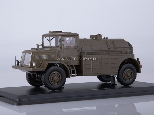 Модель 1:43 Tatra 128 C (цистерна) - green
