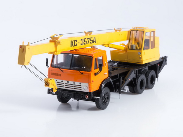 КС-3575А (53213) автокран - оранжевый/жёлтый SSM1507 Модель 1:43