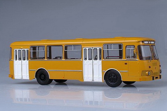 Автобус677М городской автобус SSM4004 Модель 1:43