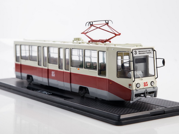 Модель 1:43 Трамвай КТМ-8
