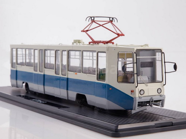 Модель 1:43 Трамвай КТМ-8