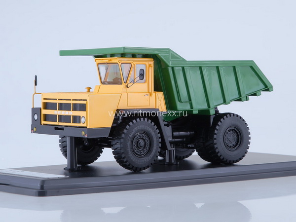 Модель 1:43 БелАЗ-7522 карьерный самосвал - песочный/зелёный