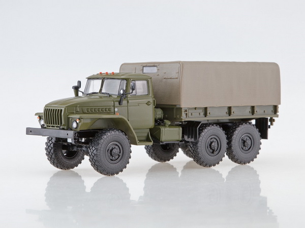 Модель 1:43 Армейский грузовик 6x6 4320 с тентом