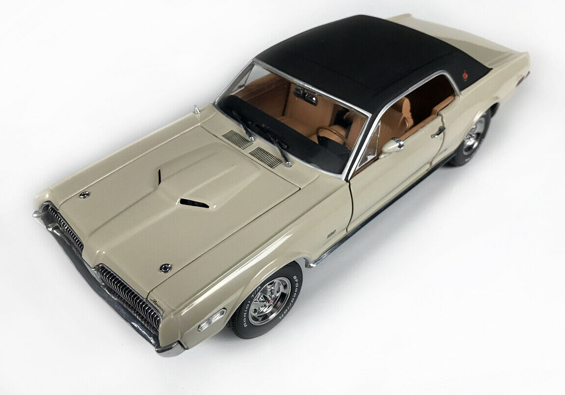 Модель 1:18 Mercury Cougar XR7G - dark beige/black