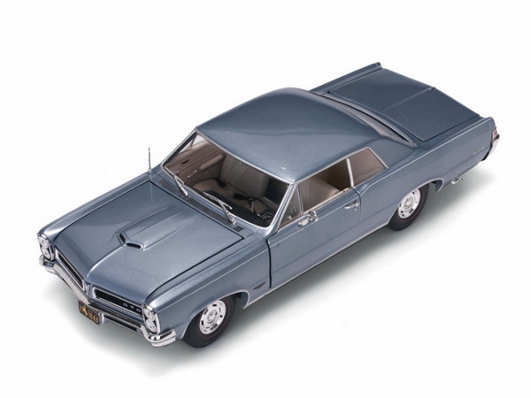 Модель 1:18 Pontiac GTO - light blue