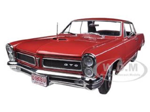 Модель 1:18 Pontiac GTO - red