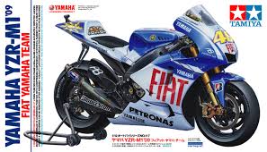 Модель 1:12 Yamaha YZF-M1 №46 «FIAT Yamaha Team» MotoGP (Valentino Rossi) KIT