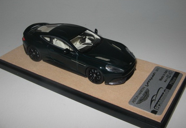 Модель 1:43 Aston Martin Vanquish - british racing green