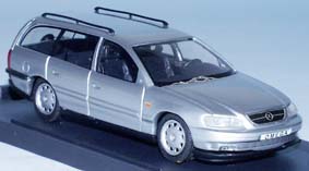 Модель 1:43 Opel Omega B2000 Caravan (facelift) KIT