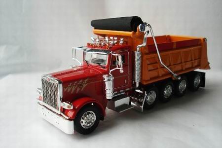 peterbilt 388 dump truck in orange and red 080196 Модель 1:53