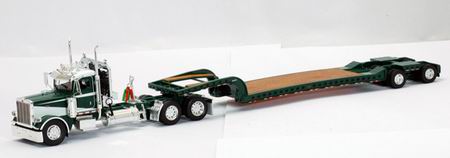 Модель 1:53 Peterbilt 388 Day Cab with New Rackley Lowboy in Green and White
