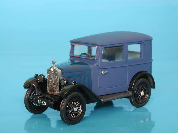 Модель 1:43 Morris Minor Fabric Saloon - blue/black