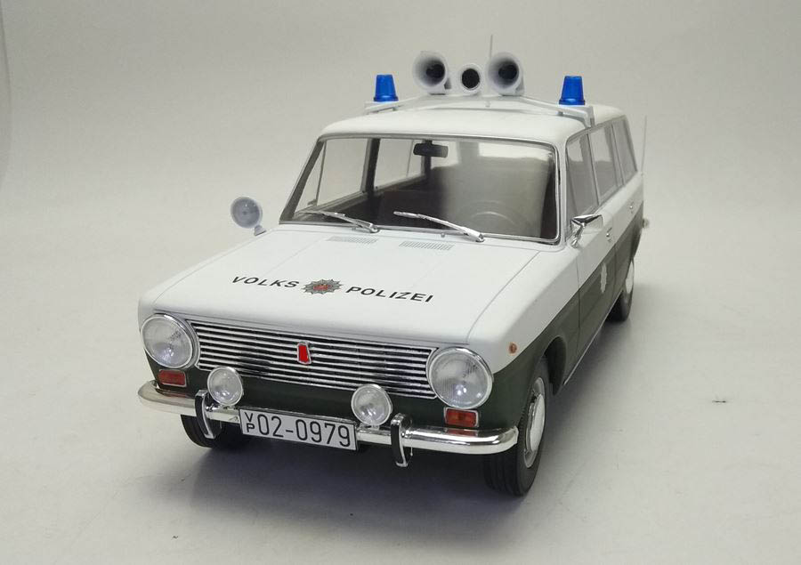 2102 volkspolizei T9-1800230 Модель 1:18