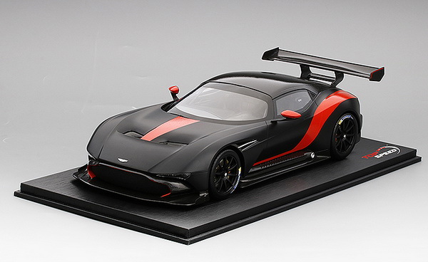Модель 1:18 Aston Martin Vulcan - matt black/red stripe