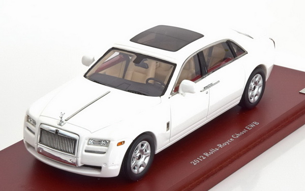 Модель 1:43 Rolls-Royce Ghost EWB - white
