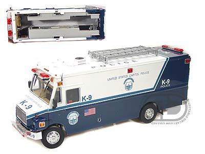 Модель 1:32 Freightliner MT-55 EMT Version Blue Police