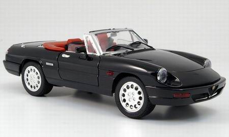 Модель 1:18 Alfa Romeo Spyder - black