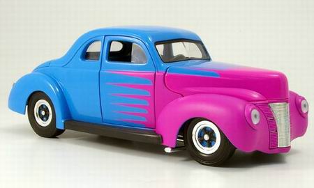 Модель 1:18 Ford Deluxe Coupe Hot Rod - blue