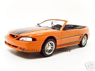 Модель 1:18 Ford Mustang Convertible - orange