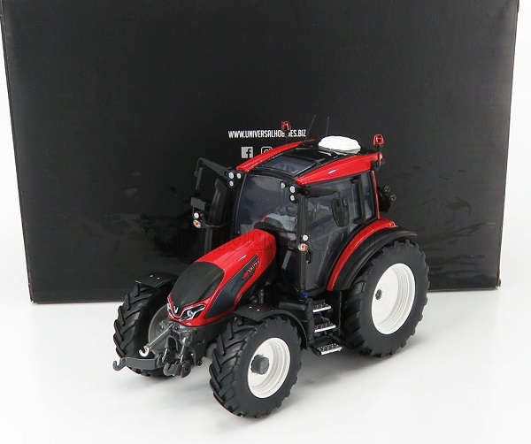 valtra - g135 tractor 2016 UH6293 Модель 1:32