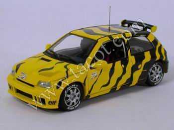 Модель 1:43 Renault Clio Maxi Presentation - yellow/black stripes
