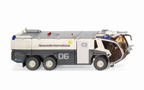 Модель 1:43 Rosenbauer FLF Panther 6x6 Newcastle (Аэродромный пожарный автомобиль)