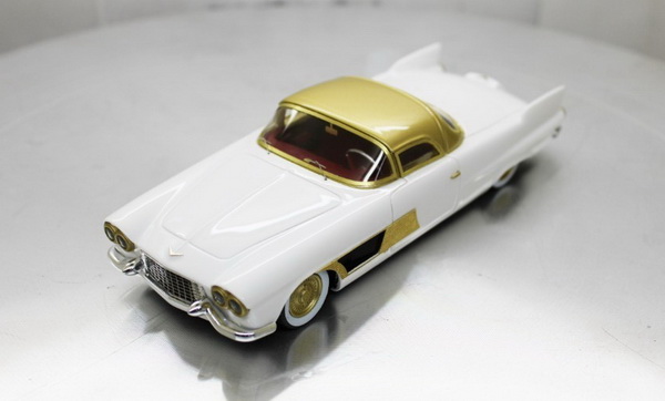Модель 1:43 Cadillac Series 62 Elegant Special by Motto - white/god (L.E.200pcs)