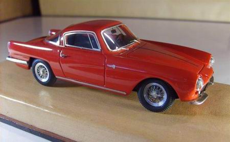 Модель 1:43 Aston Martin Bertone Coupe