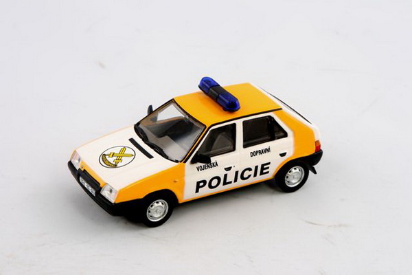 Модель 1:43 Skoda Favorit Military Traffic Police (военная полиция Чехословакии)