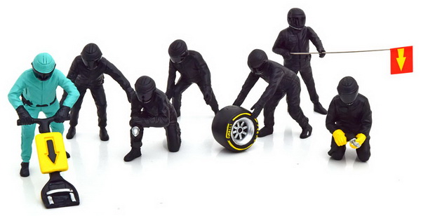 Модель 1:18 Mercedes-AMG Pit Crew Set 7 figurines with acessories with Decals
