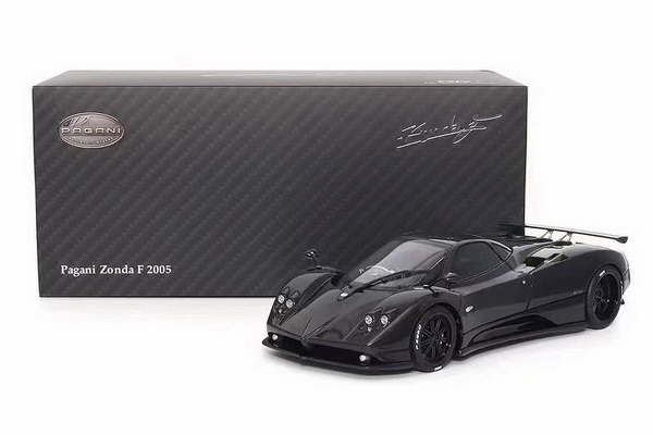 Модель 1:18 Pagani Zonda F - 2015 - Gloss carbon black