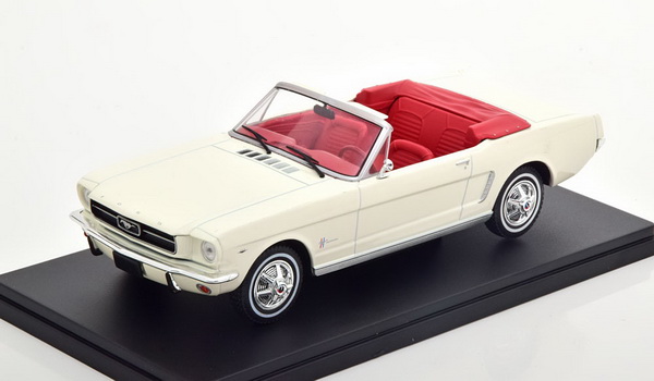 Модель 1:24 Ford Mustang Cabriolet 1965 - White
