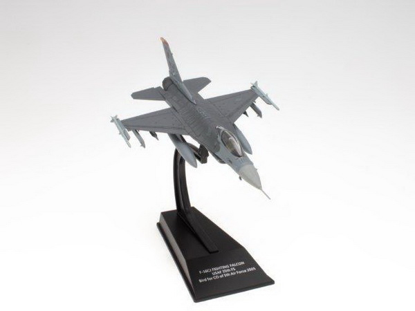 Модель 1:100 General Dynamics F-16CJ 