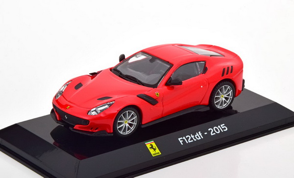 Ferrari F12 TDF 2015 - red