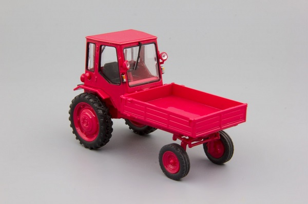 Т-16 (1965), Тракторы 3, красный TRC003 Модель 1:43