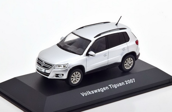 Модель 1:43 Volkswagen Tiguan - silver