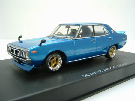 Модель 1:43 Nissan Skyline 2000GT-X Yonmeri (GC110) Ранняя версия Custom STYLE - blue met