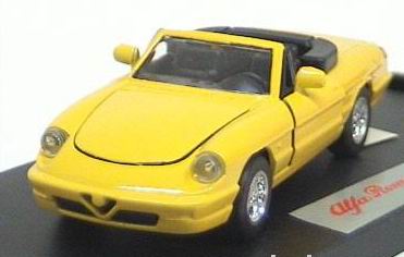 Модель 1:43 Alfa Romeo Spider - yellow