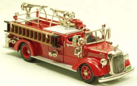 Модель 1:43 Mack Horse Wagon - Boston Fire Department Engine 7