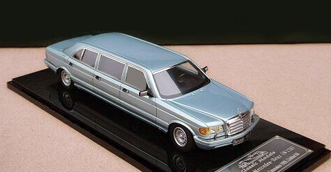Модель 1:43 Mercedes-Benz 500 SEL (W126) (6-door) Stretch Limousine - Silver-Blue