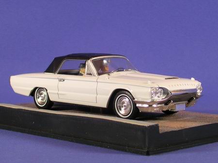 Модель 1:43 Ford Thunderbird - James Bond 007 «Goldfinger»
