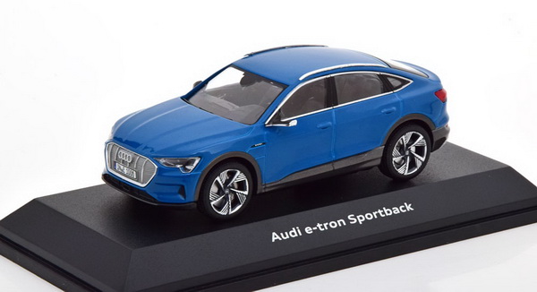 Модель 1:43 Audi e-tron Sportback 2020 - Blue