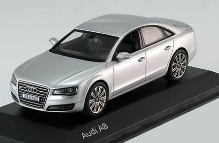Модель 1:43 Audi A8 (D4) - silver