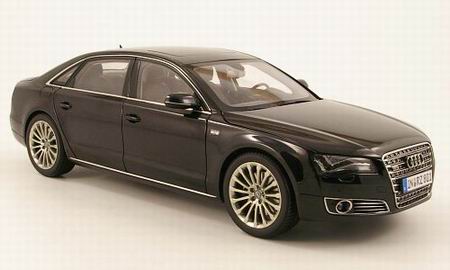 Модель 1:18 Audi A8L W12 (D4) - phantom black