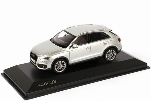 Audi Q3 - silver