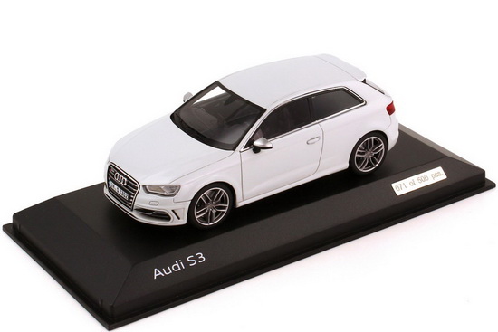 Модель 1:43 Audi S3 (8V) - white (L.E.500pcs)