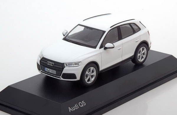 Модель 1:43 Audi Q5 - white