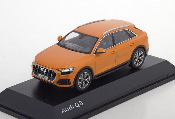 Модель 1:43 Audi Q8 - orange met