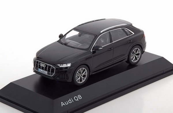 Модель 1:43 Audi Q8 - black