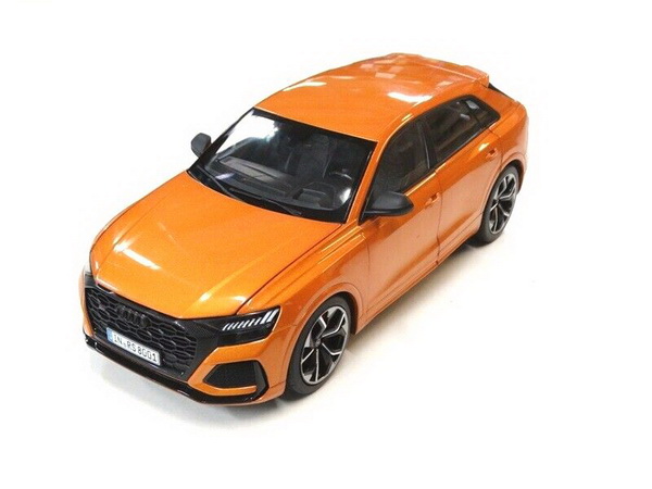 Модель 1:18 Audi Q8 RS - dragon orange met